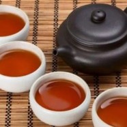 西湖龙井泡出来的颜色