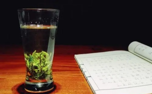 信阳毛尖茶汤颜色.jpg