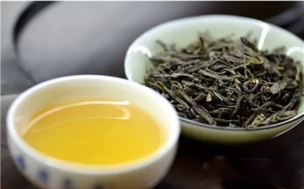 用开水泡莫干黄芽茶为什么会产生泡泡呢.png