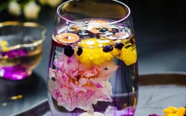 桂花龙井茶的功效与作用.jpg 桂花龙井茶的功效与作用.jpg