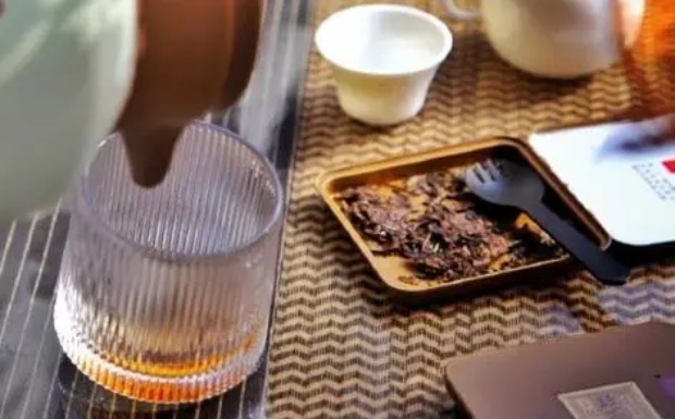 信阳红茶是不是毛尖茶.jpg 信阳红茶是不是毛尖茶.jpg