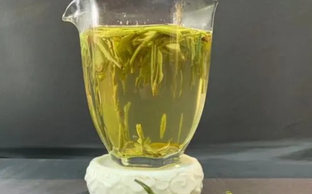 六堡茶功效与作用.jpg