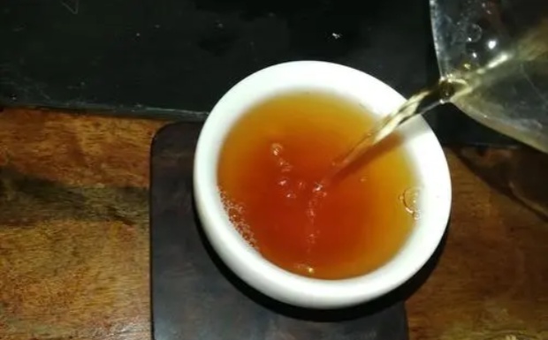 贡眉和白牡丹哪个好.jpg