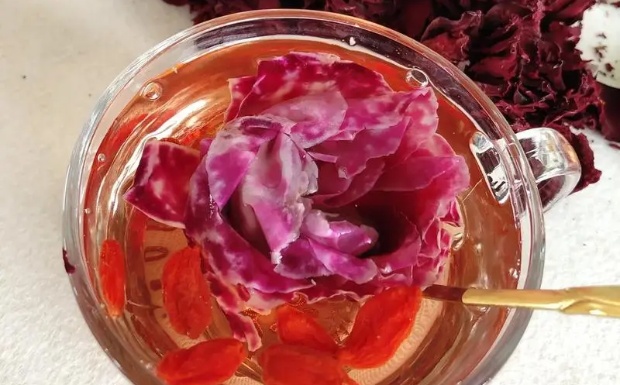 玫瑰花茶功效如何.jpg