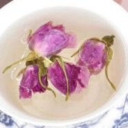 金边玫瑰花好还是玫瑰花好