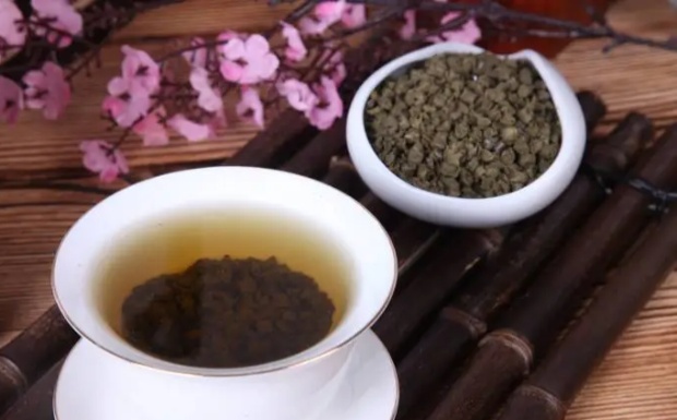 苦丁茶是茶还是药.jpg 苦丁茶是茶还是药.jpg